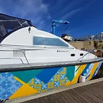 Botel Sleepboat Luxlife Yatch