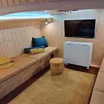 Sleepboat Luxlife Yatch Båthotell *
