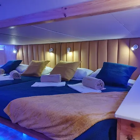 Båthotell Sleepboat Luxlife Yatch Oporto