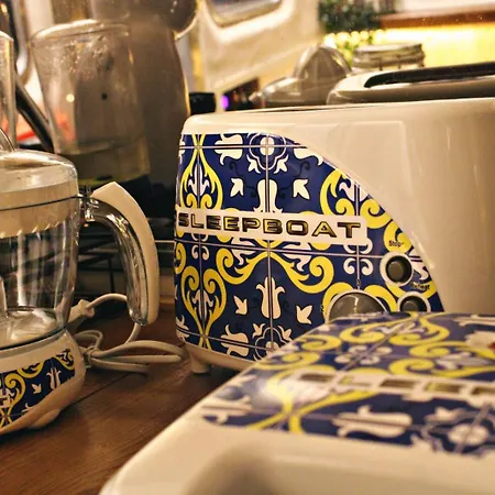 Botel Sleepboat Luxlife Yatch *