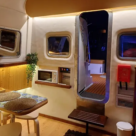 Sleepboat Luxlife Yatch Porto