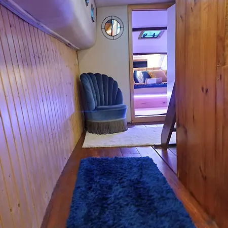 Sleepboat Luxlife Yatch Porto