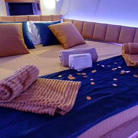 Sleepboat Luxlife Yatch Porto