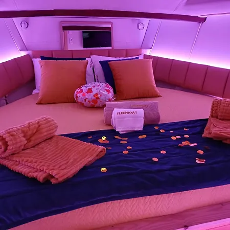 Båthotell Sleepboat Luxlife Yatch *