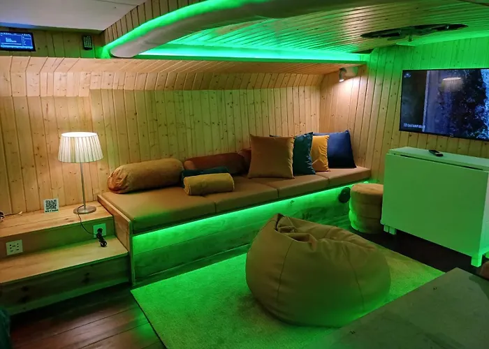 Sleepboat Luxlife Yatch