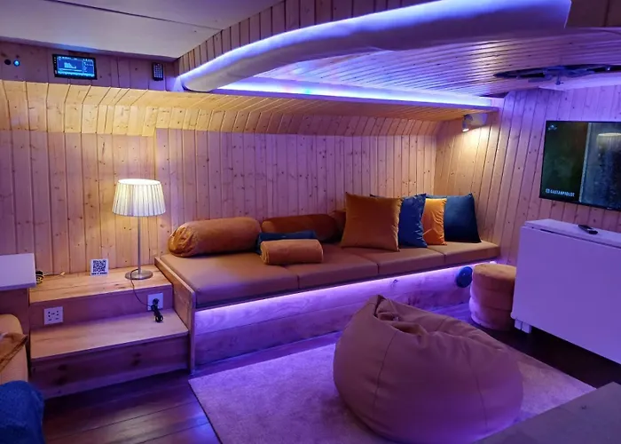 بوتيل Sleepboat Luxlife Yatch بورتو