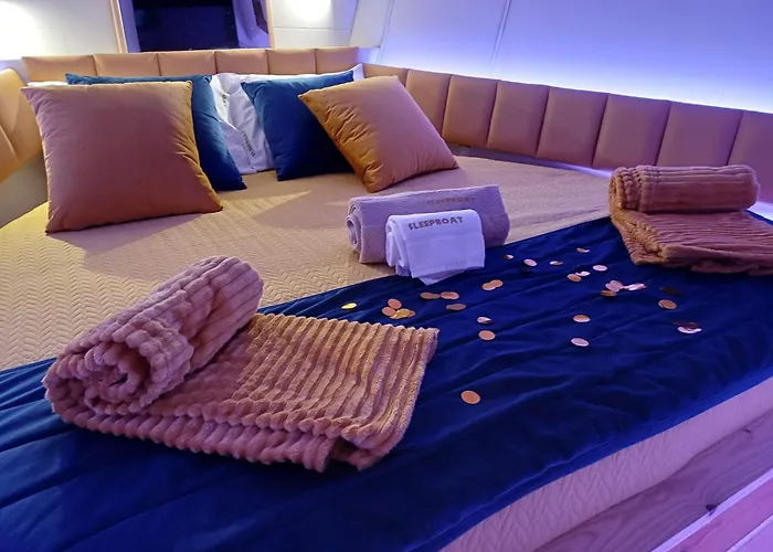 Sleepboat Luxlife Yatch بورتو