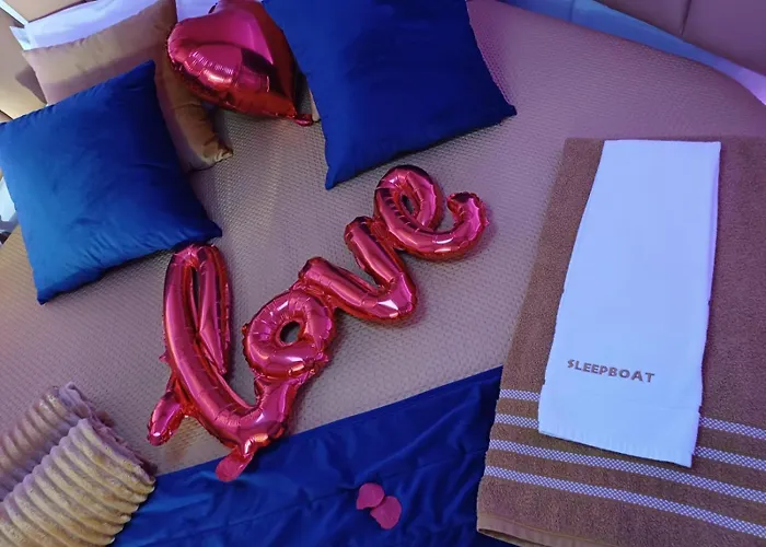 بوتيل Sleepboat Luxlife Yatch