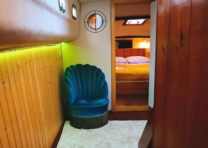 Sleepboat Luxlife Yatch Bateau-hôtel
