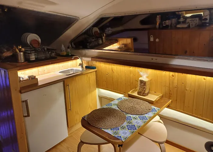 Bateau-hôtel Sleepboat Luxlife Yatch *